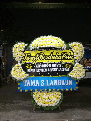 Papan Bunga Duka di Karang Langit